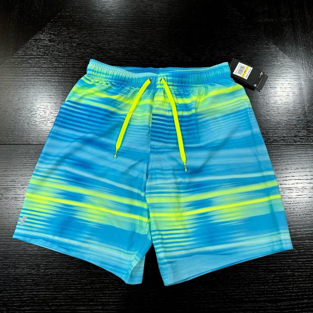 Men’s NWT Under Armour Swim Trunks